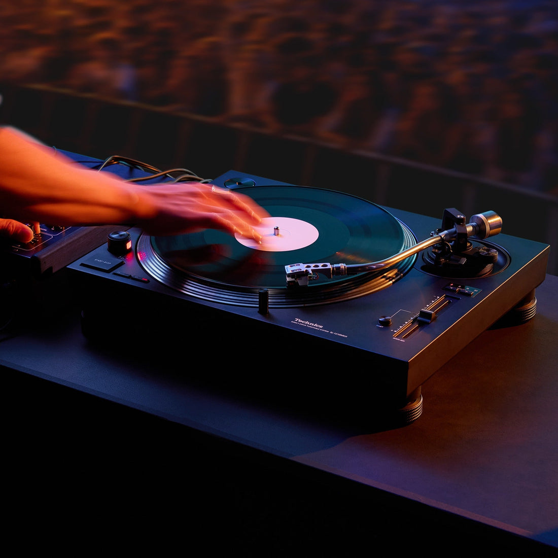 Technics SL-1210MKX in a club DJ booth