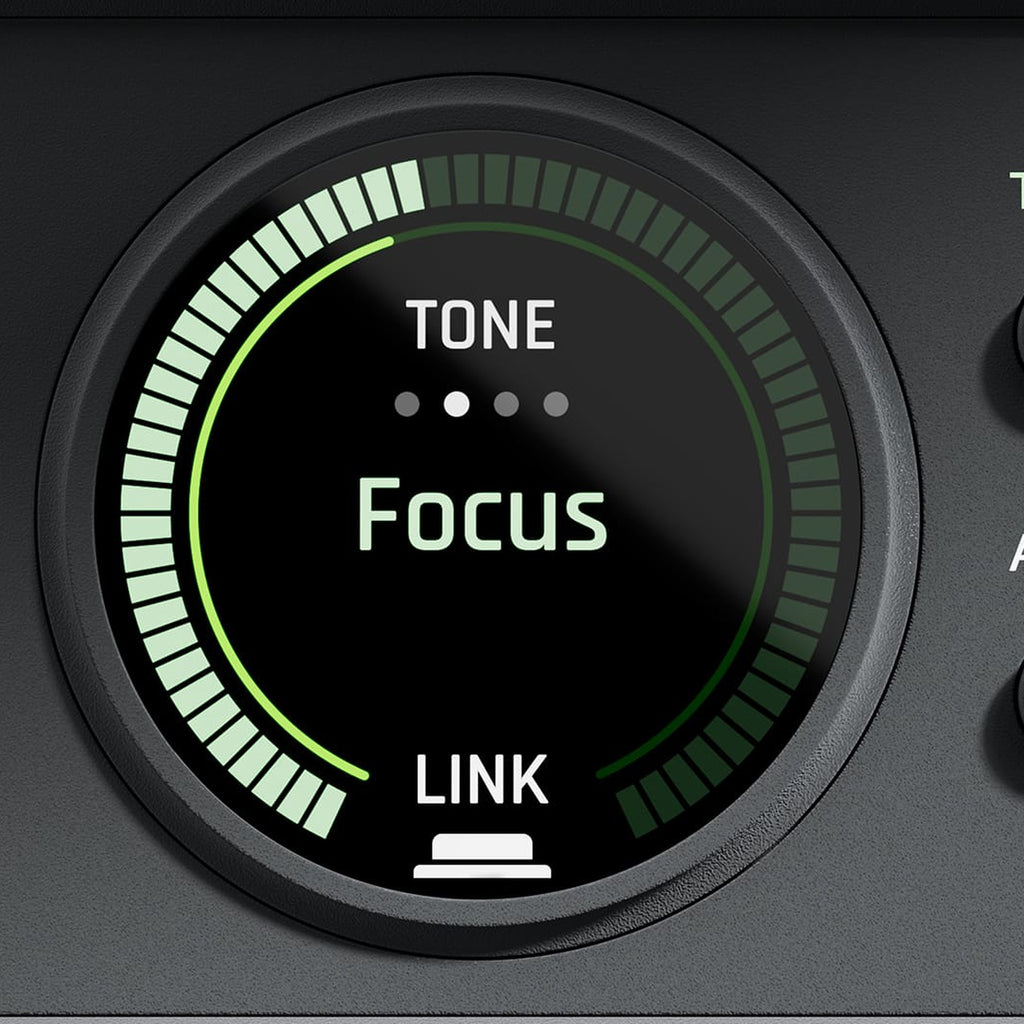 Universal Audio Volt 2 Gen 2, Smart Display close-up